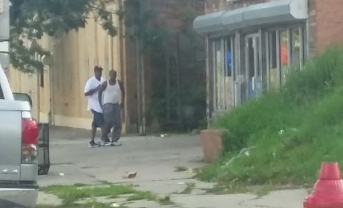 Ralph's Liquors Newark