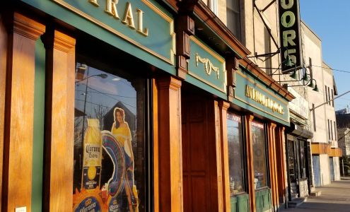 Central Avenue Liquors