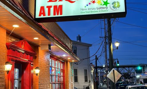 Neunheuser's Liquor Store ?????