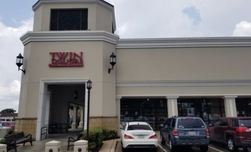 Twin Liquors #56 - Alamo Heights