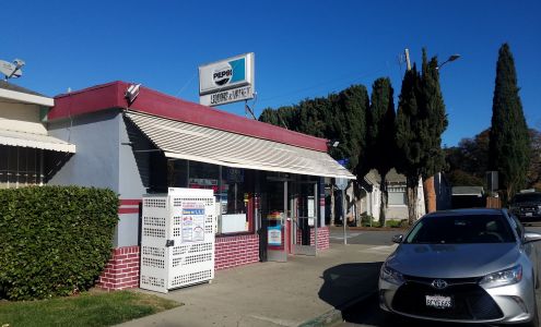 M & M Liquor & Grocery Store