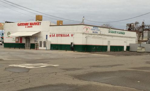 Gateway Market / Taqueria La Estrella
