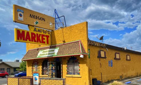 Amigo's Liquor Delano