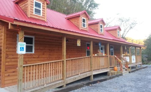 Real McCoy Cabins, Country Store and Kitchen Pocahontas