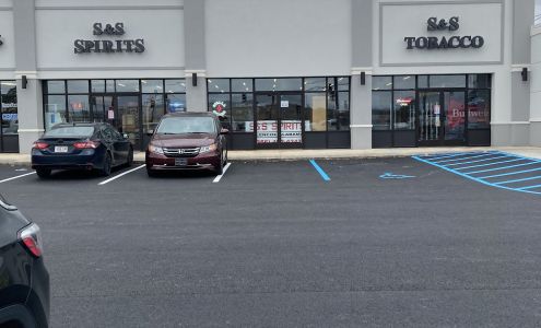 S & S Smoke & Spirit Shop