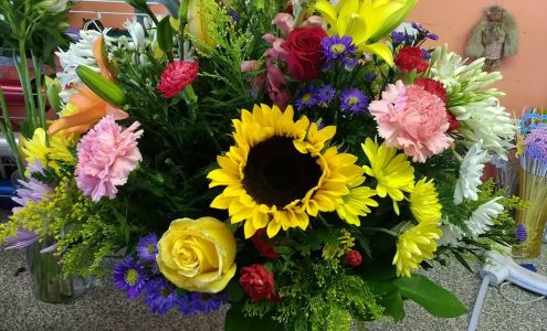 Floreria Los Girasoles 1020 N Grand Ave, Nogales Arizona 85621