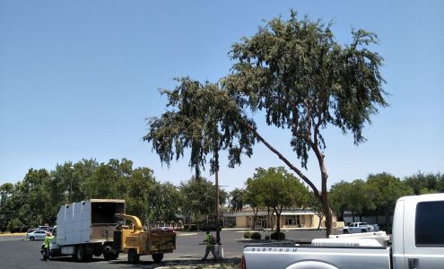 DINUBA LIQUOR Dinuba