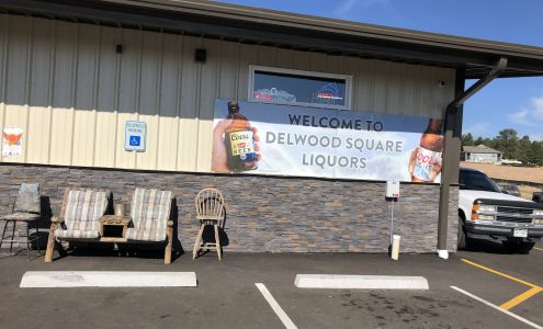 Delwood Square Liquors