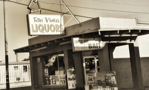 Discount liquor & cigarette