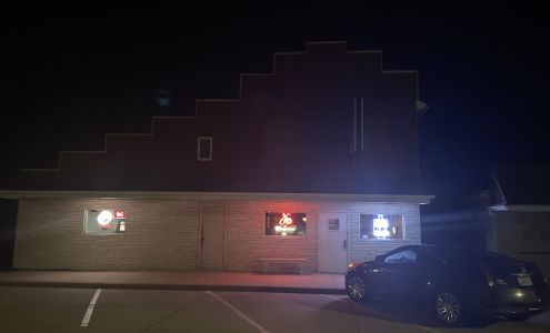 Kuennen's Tap & Liquor Store Saint Lucas