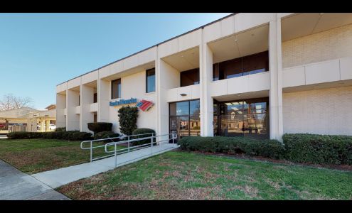 Bank of America (with Drive-thru ATM)