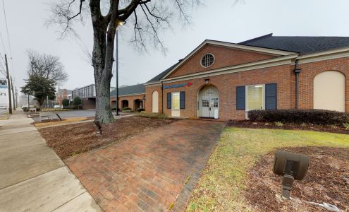 Bank of America (with Drive-thru services)