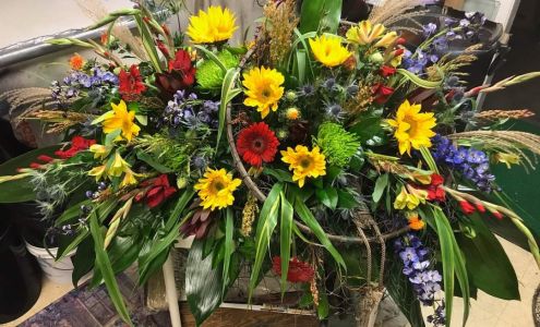 Janel's Flowers + Buttercup Bakery