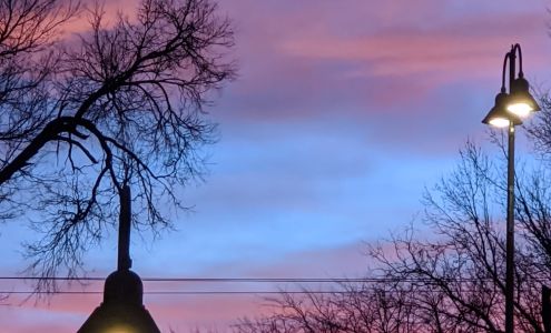 D J Everett Hair Design Studio