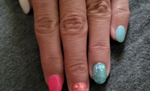 Design Nail 703 S Broadway # B, Oak Grove Missouri 64075