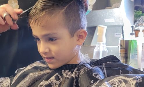 Honeys On Main Salon and Boutique Polo