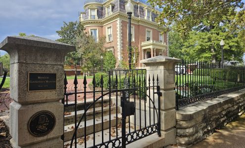 The Nook 117-B Madison St, Jefferson City Missouri 65101