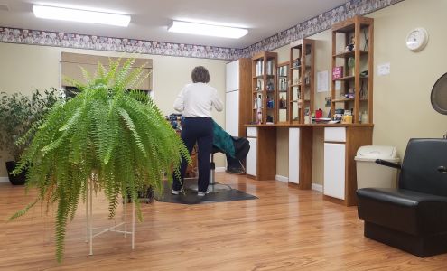 Klip 'n Kurl 6009 County Rd 10, Oakdale Illinois 62268