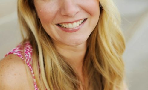 Emily Cooper at Sola Studio 328–Featuring Goldwell Haircolor!