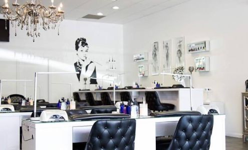 Polished Nail Bar
