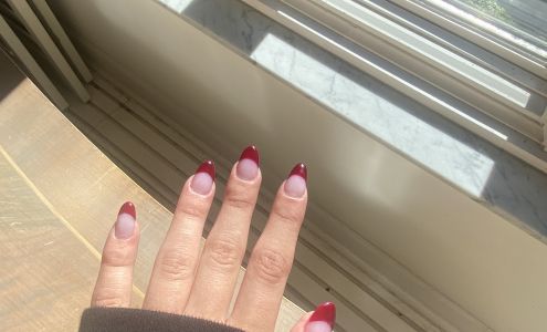 Royal Nails & Spa Naples