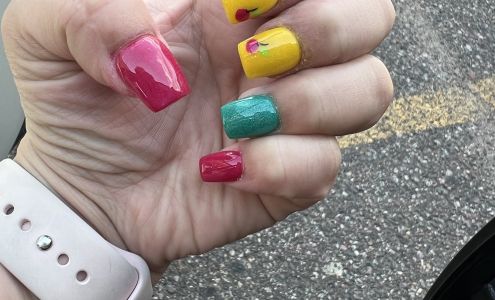 Sky Nails 133 33rd Ave S, St Cloud Minnesota 56301