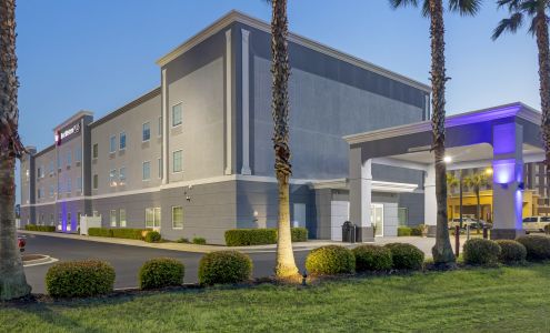 Best Western Plus Brunswick Inn & Suites