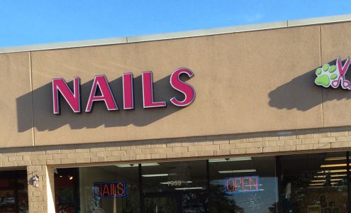 Q's Nails Morton Grove