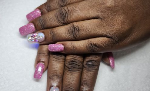 Guarantee Nails LLC