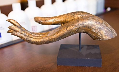 Salon Om Avila Beach