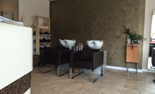 Symmetry Beauty Salon Queens