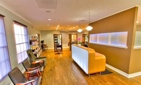 freddie b salon & spa 1023 E Thompson Blvd, Ventura California 93001