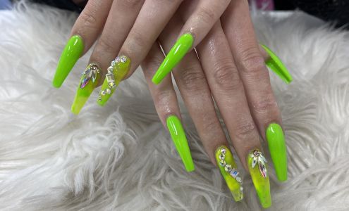 Studio 16 Hair & Beauty 8628 Balboa Blvd, Northridge California 91325