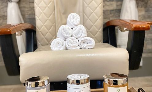 Jonathon Khoi Nail Spa Toledo