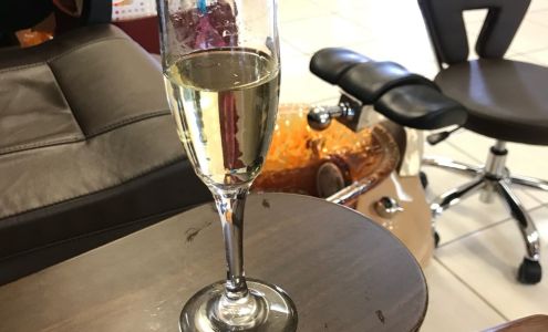 Hillcrest Nail Salon 145 Hillcrest Dr A, Reno Nevada 89509