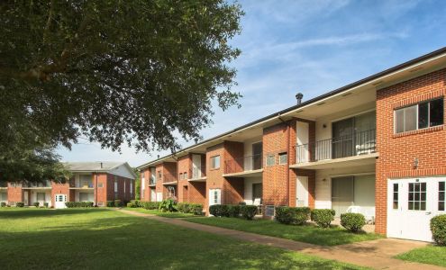 Country Club Apartments