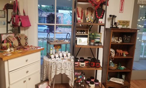 IsAnZe Day Spa & Hair Co 217 Moore St, San Marcos Texas 78666