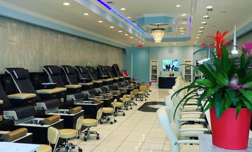 V.V Nails Summerville