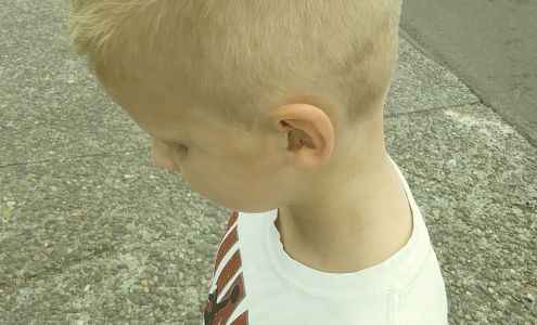 Lauras Beauty Salon LLC