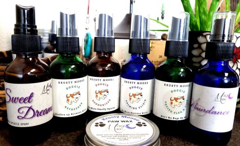 Legendary Nails Monona