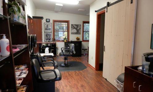 Karyn's Beauty Salon-Karyn Dietrich Northport