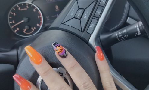 Lee Nails