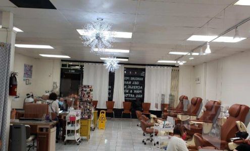 V Nails & Spa South Gate