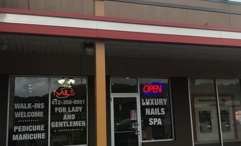 Luxury Nails & Spa