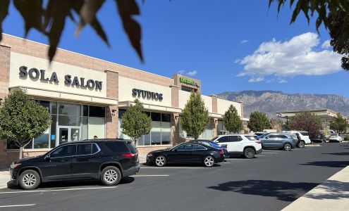 Sola Salon Studios *Paseo/Holly Location