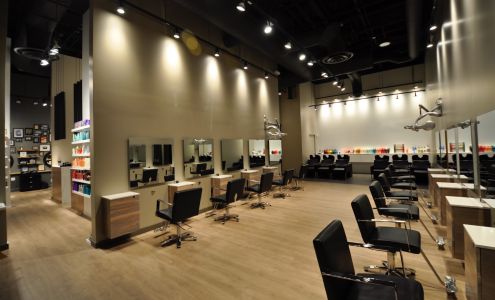 J Salon Honolulu