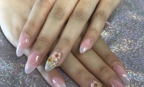 Nail & Beauty