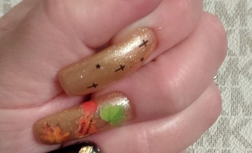 Tips & Toes I Nails & Tanning