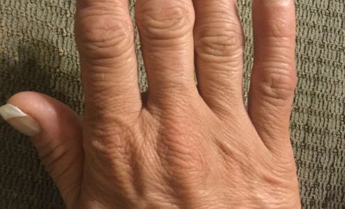 Red Nails Wake Village