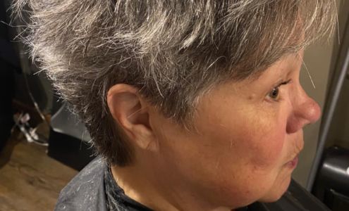 Gloria Lee's The Hair Loft